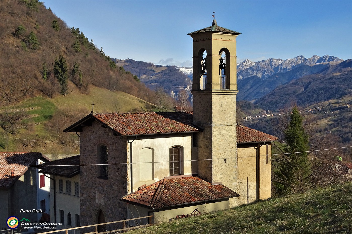 10 Alino - Chiesetta-oratorio, dedicata a San Bernardino, eretta nel 1450.JPG